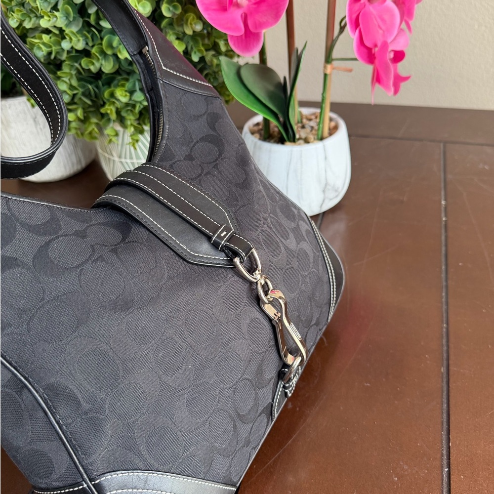 Coach black Hobo silver metal Excellent Condition - Picture 6 of 16